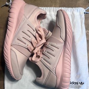 ADIDAS  WMNS size 9 MI TUBULAR RADIAL SHOES